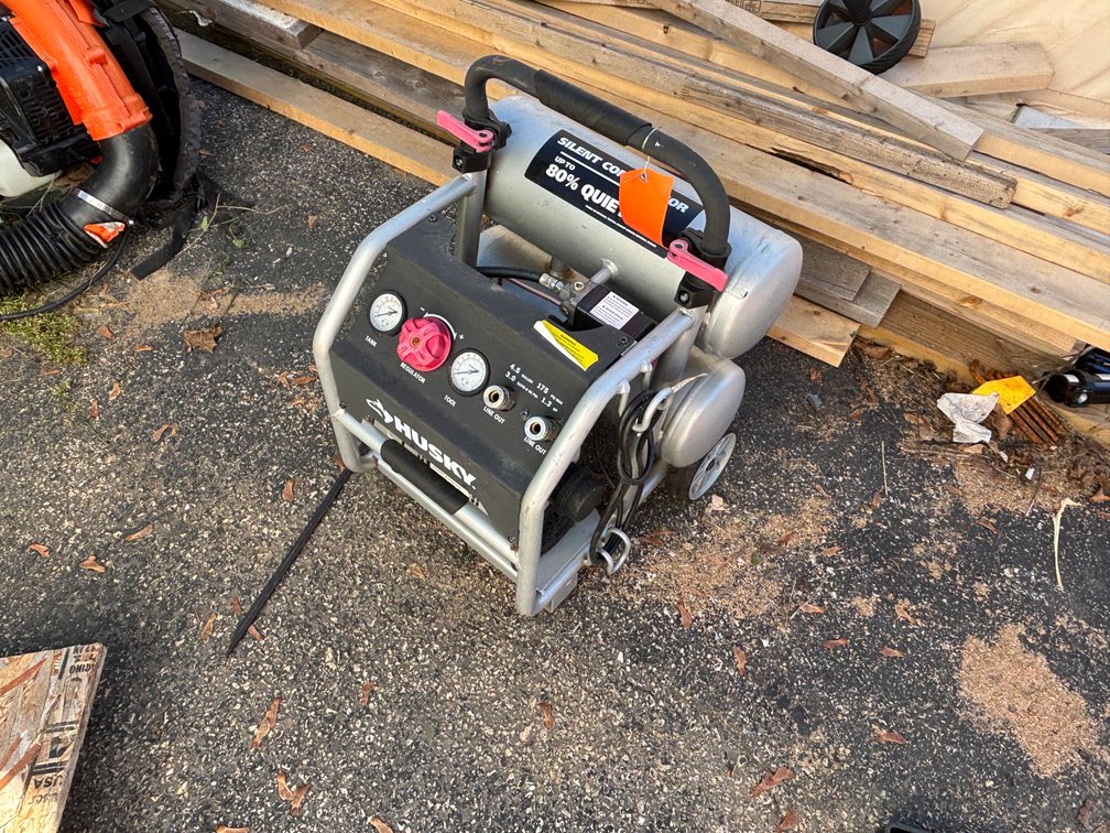 Husky Silent Electric Compressor (Fountain City, WI)