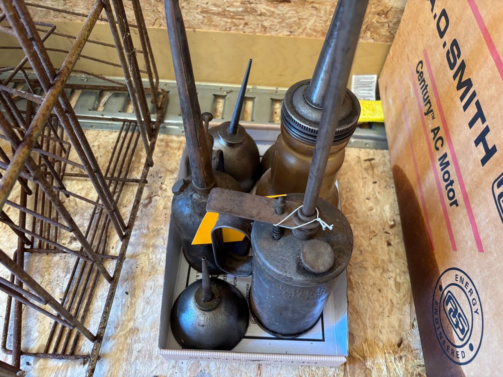 (6) Oil Cans