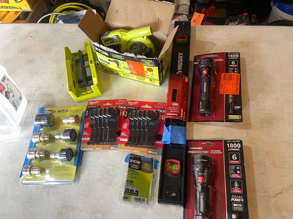 Ryobi Pressure Washer Quick Connectors (2) Milwaukee (5) Piece Multi Tool Blades, and Husky (2) Levels (Fountain City, WI)