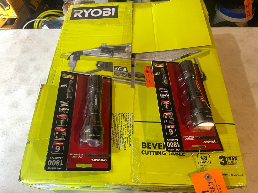 Ryobi 7" Wet Tile Saw (Fountain City, WI)