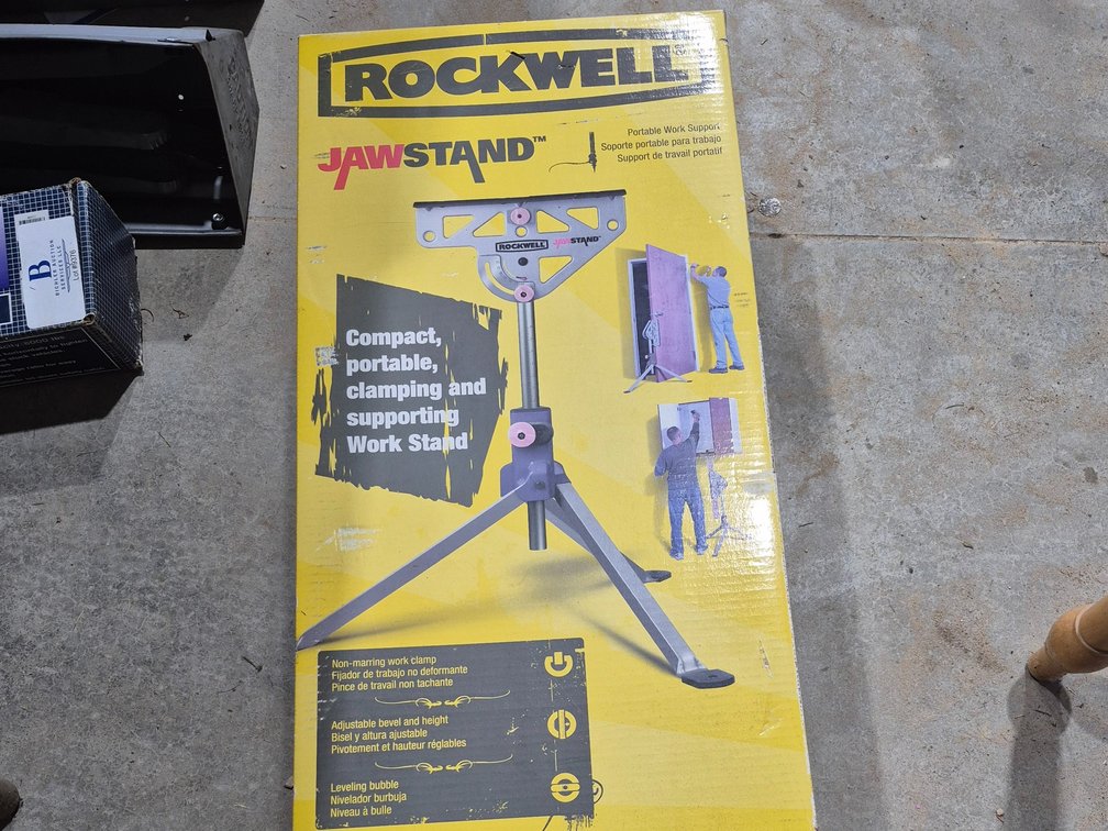 Rockwell Jaw Stand