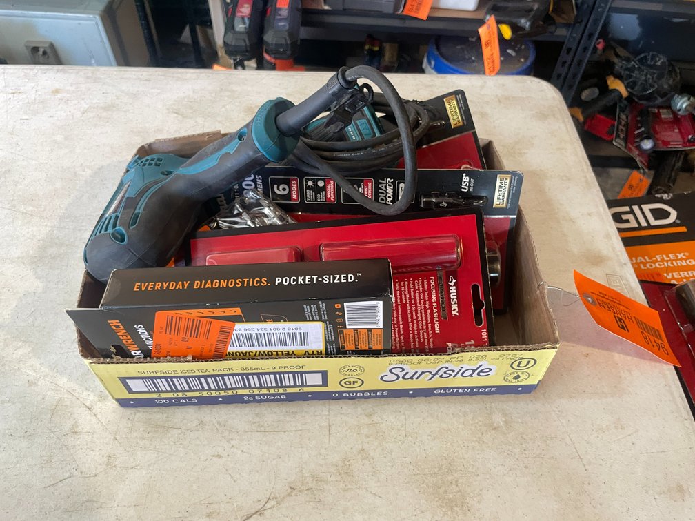 (2) Makita Tools and Gearwrench Vehicle Diagnostic Tool (Fountain City, WI)