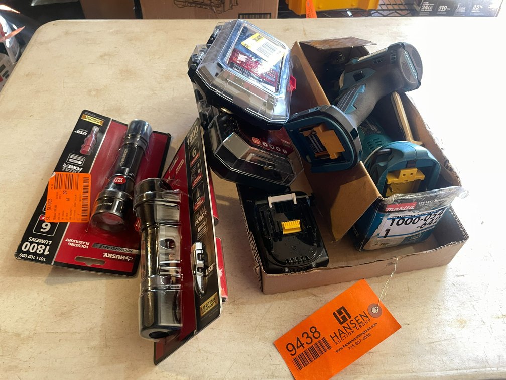 (2) Makita Tools and Gearwrench Vehicle Diagnostic Tool (Fountain City, WI)