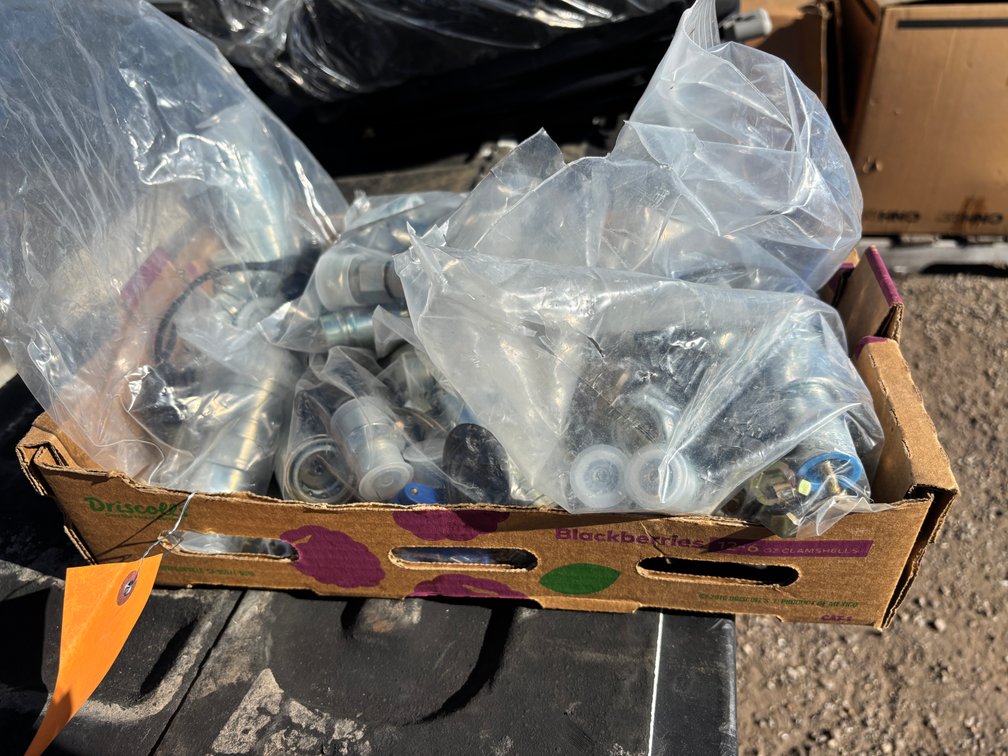 (4) Bags of John Deere Hydraulic Fittings