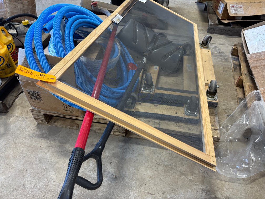 Pallet of Various Household Items