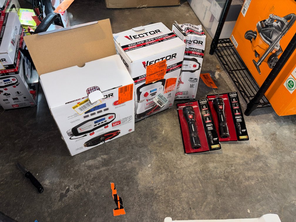 (3) Vector Items and Husky Flashlights (Fountain City, WI)