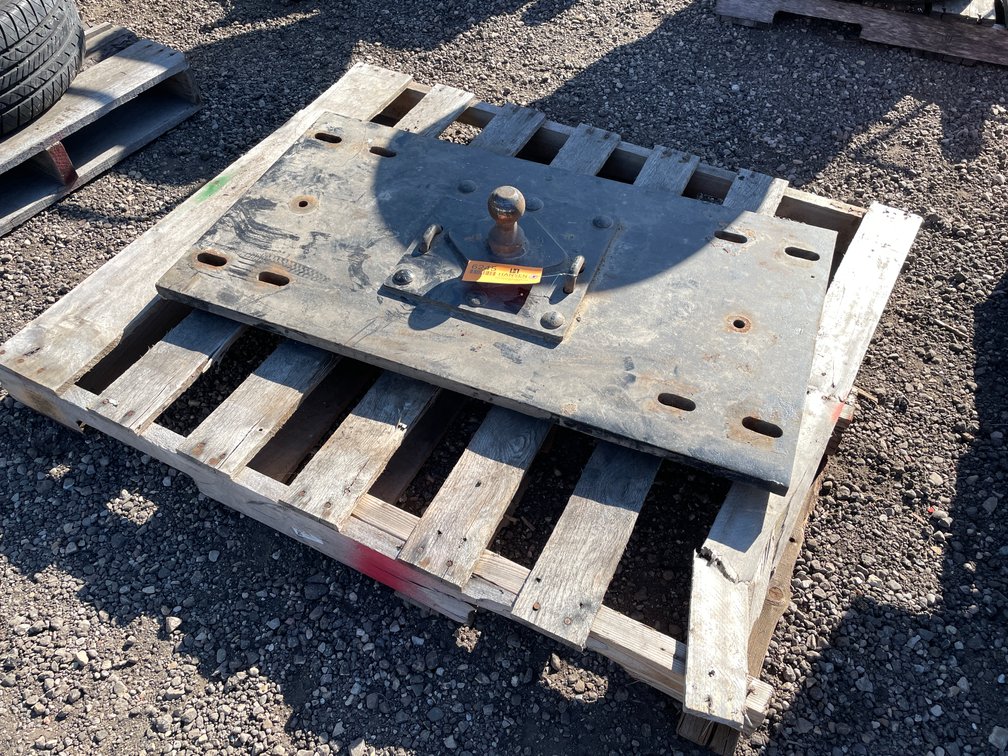 5th Wheel Plate