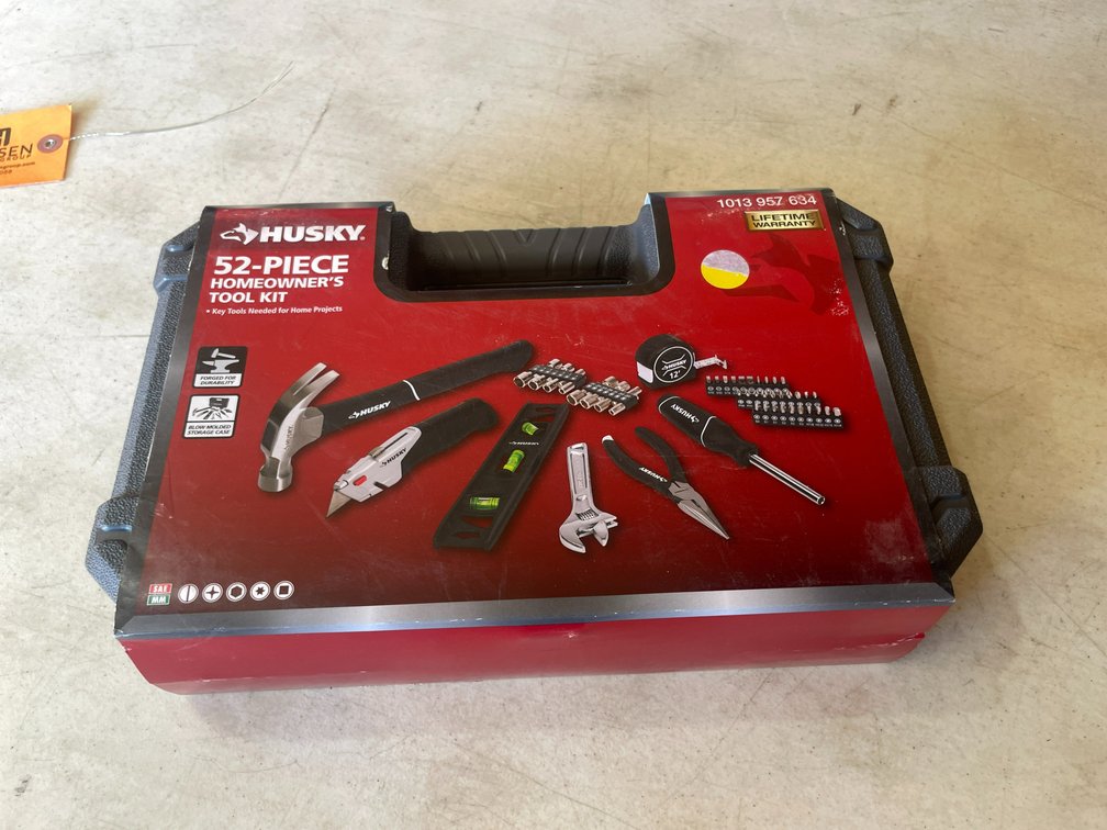 Husky (52) Piece Homeowner's Tool Kit (Fountain City, WI)