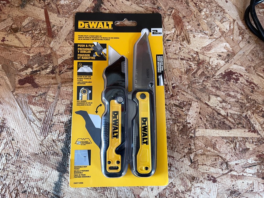 DeWalt Folding Utility and Pocket Knife Set (Strum, WI)