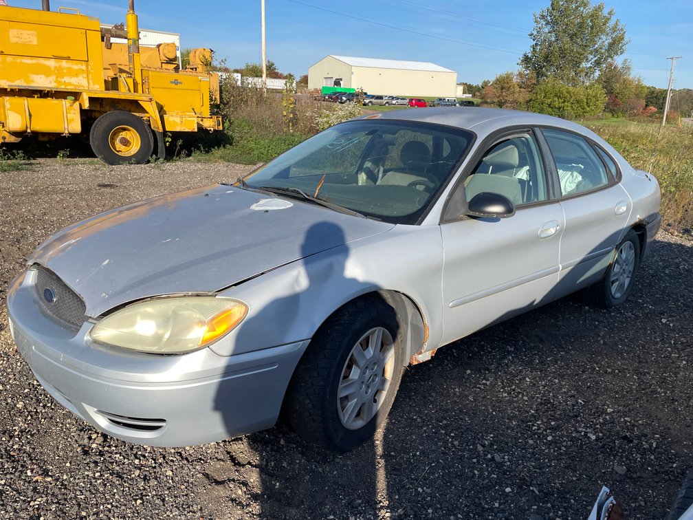 2007 Ford Taurus SE (Non Runner) (No Title)