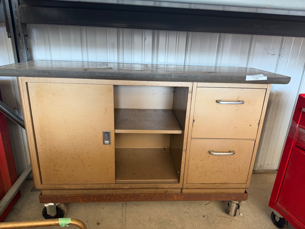 Heavy Duty Rolling Tool Bench