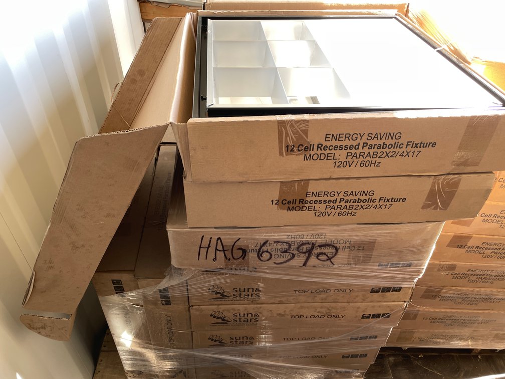 (22) Troffer 2' x 2' Fixtures