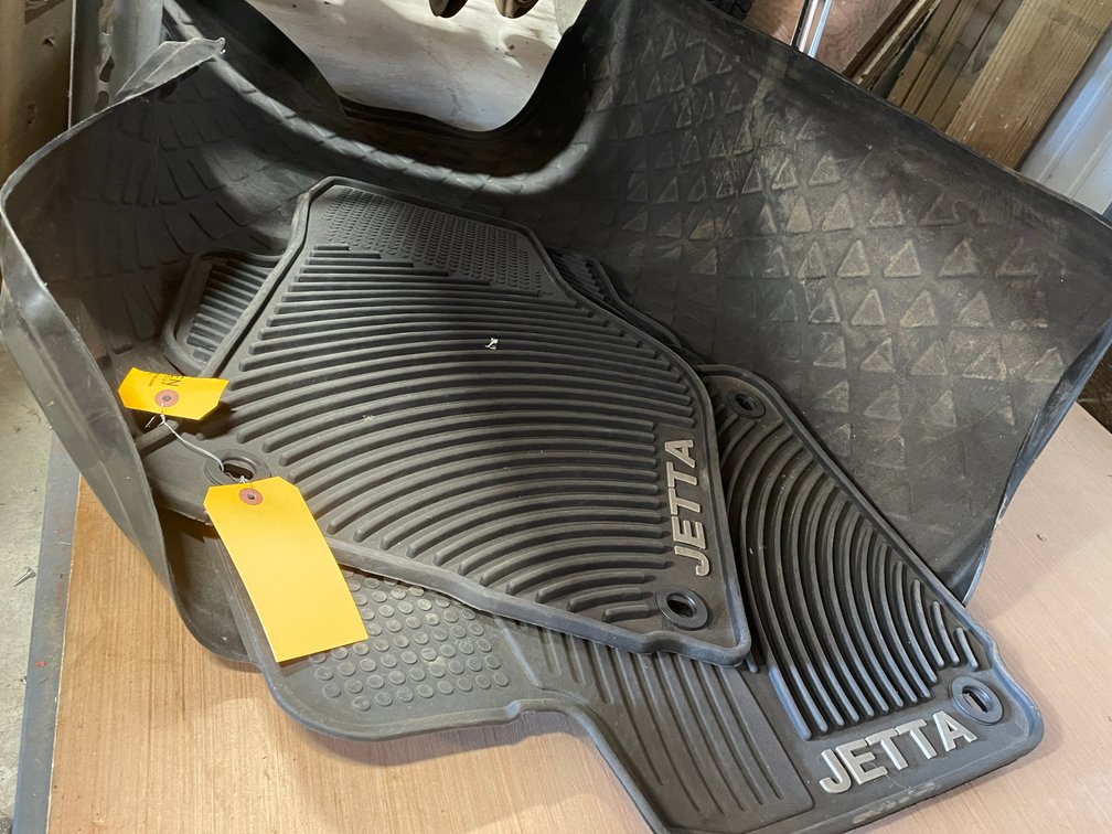VW Jetta Rubber Floor Mat Set