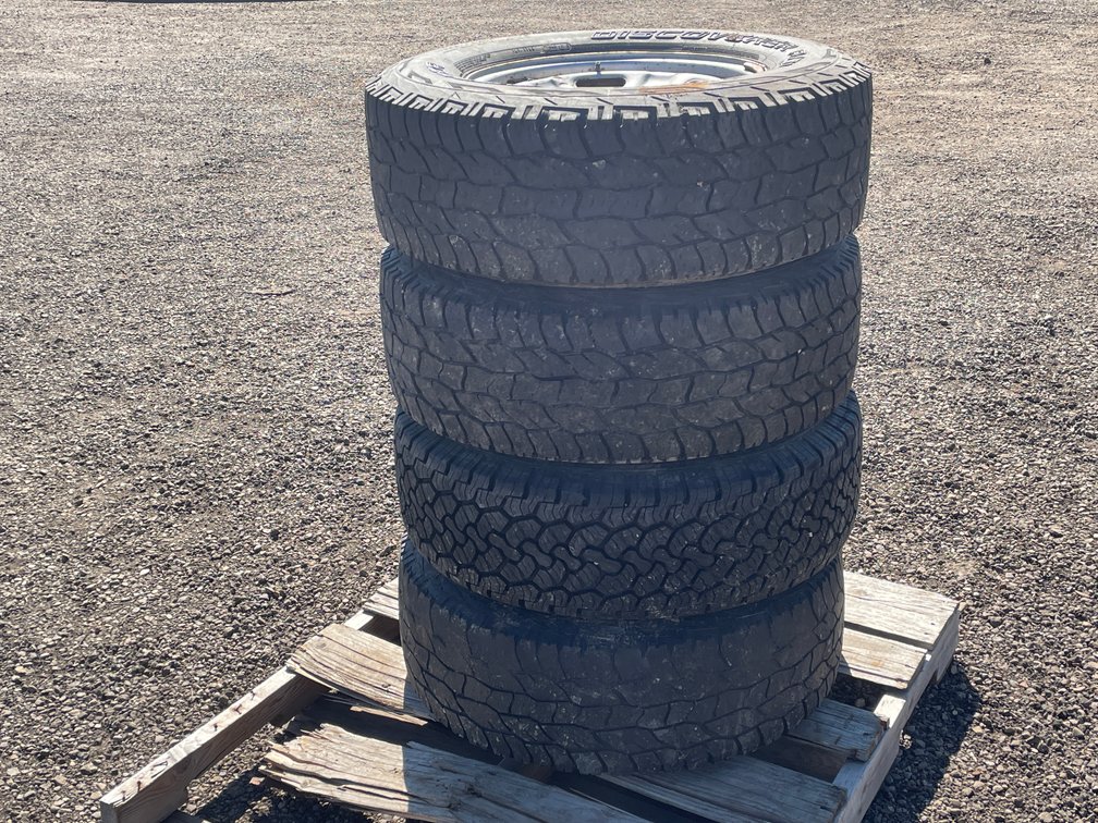 (4) Ford F250 Wheels and Tires