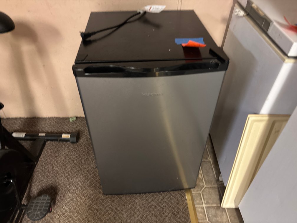 Hisense Mini Refrigerator