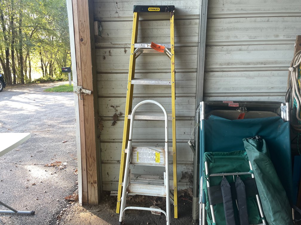 Stanley 6' Fiberglass Step Ladder