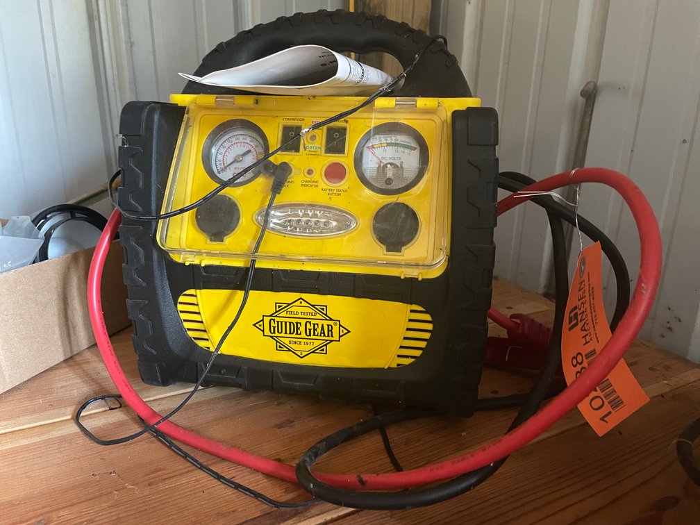 Guide Gear Battery Charger