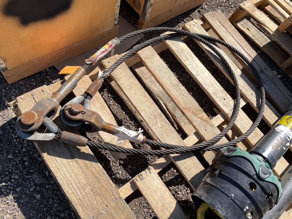 (2) 8' Cables