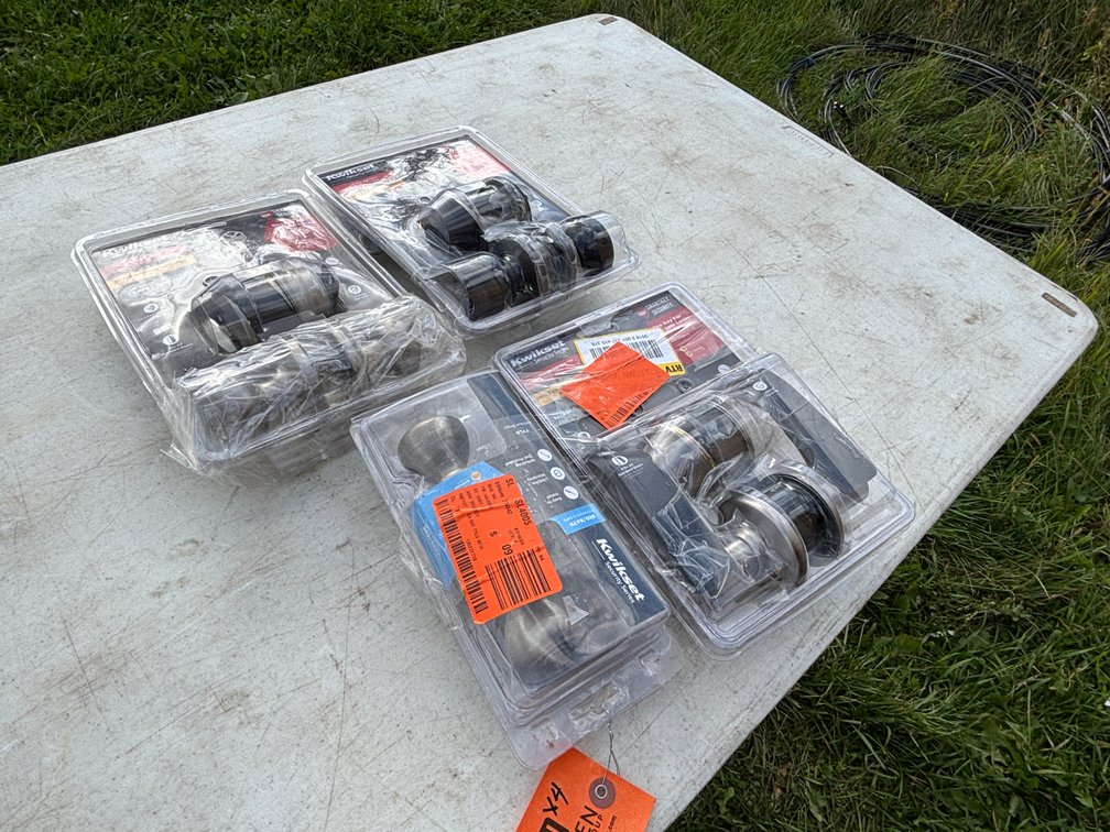 (4) Kwikset Door Handle Sets (Strum, WI)