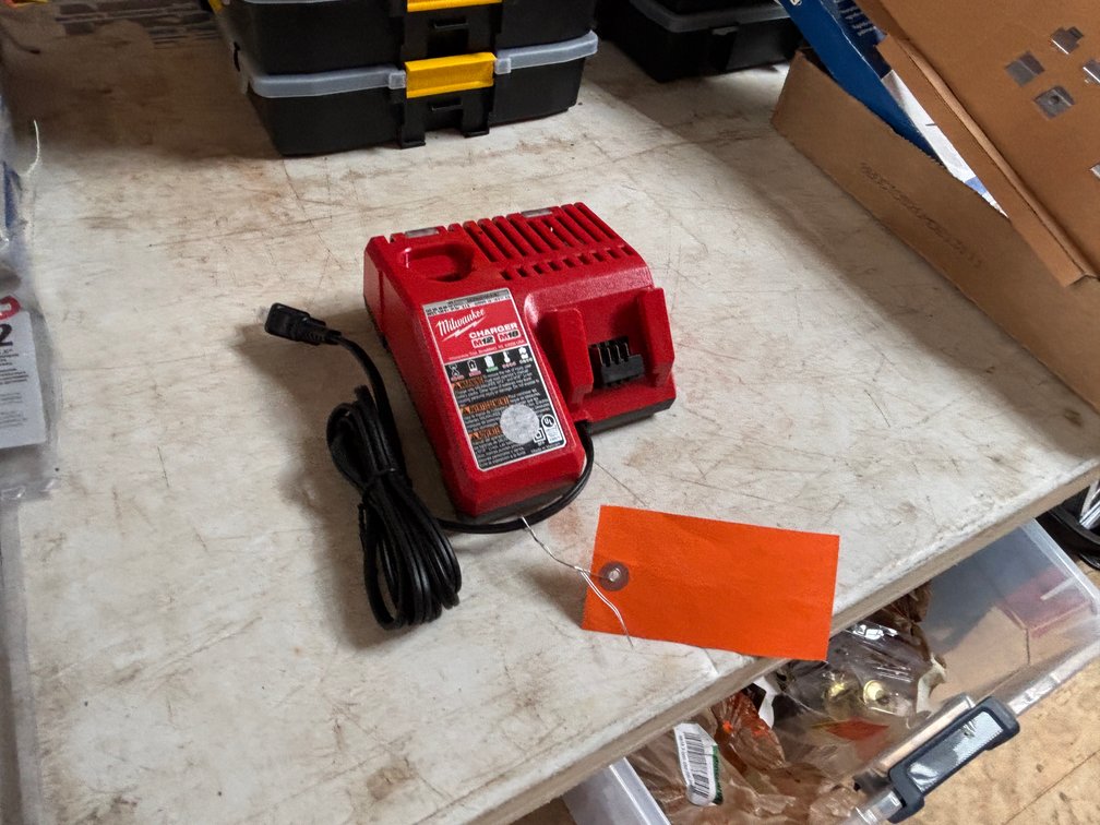 Milwaukee M12/M18 Charger (Strum, WI)