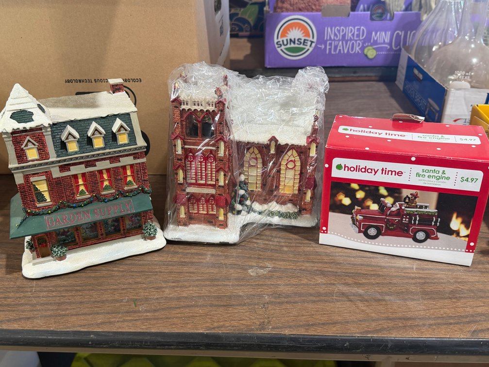 Hawthorn Village Christmas Village