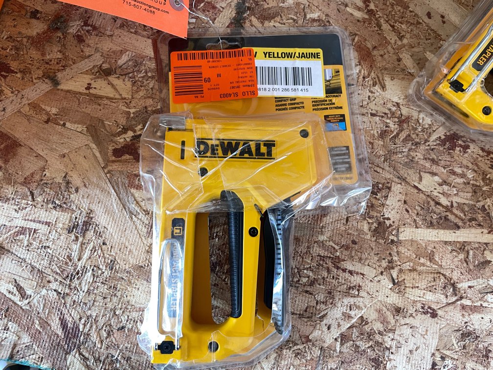 DeWalt Heavy Duty Compact Staple Gun (Strum, WI)