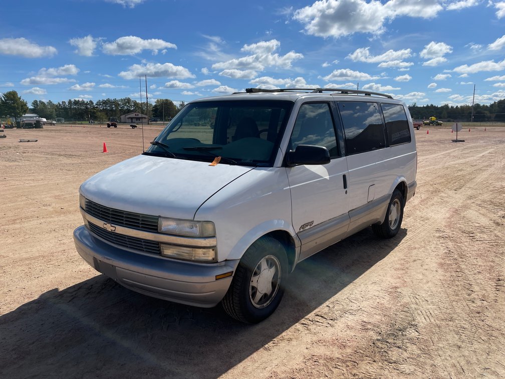 2000 Chevy Astro (Has WI Title)