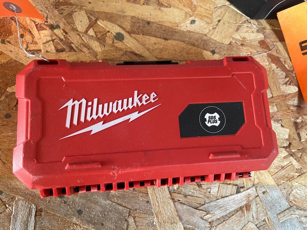 Milwaukee Drill Bit Set (Strum, WI)