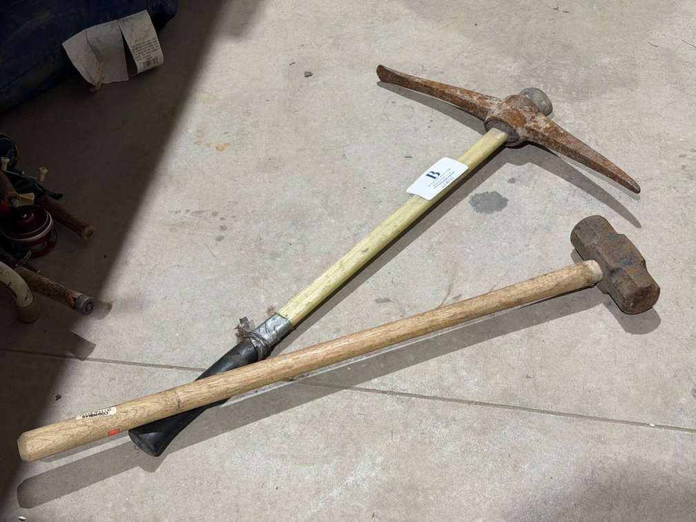 Fiberglass Handled Pickaxe