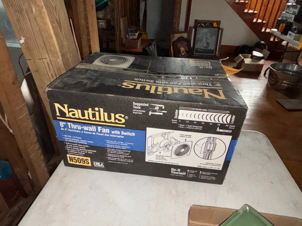 Nautilus 8" Wall Fan