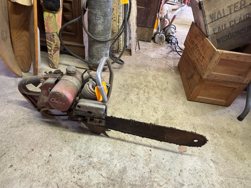 Cobra Chainsaw