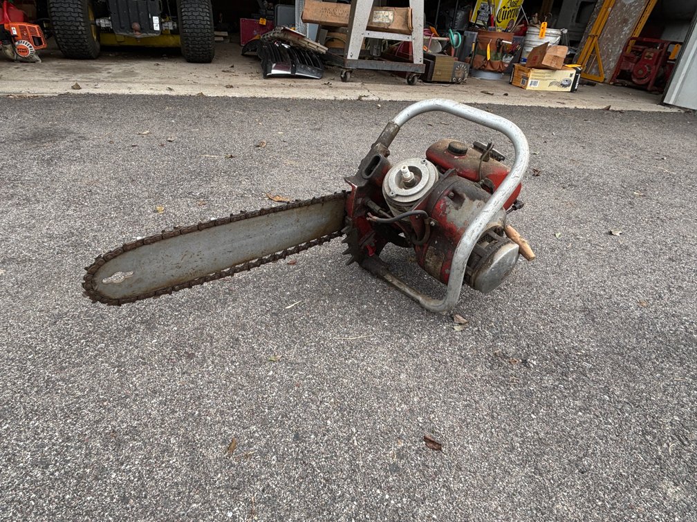 Strunk Equipment Co. Chainsaw