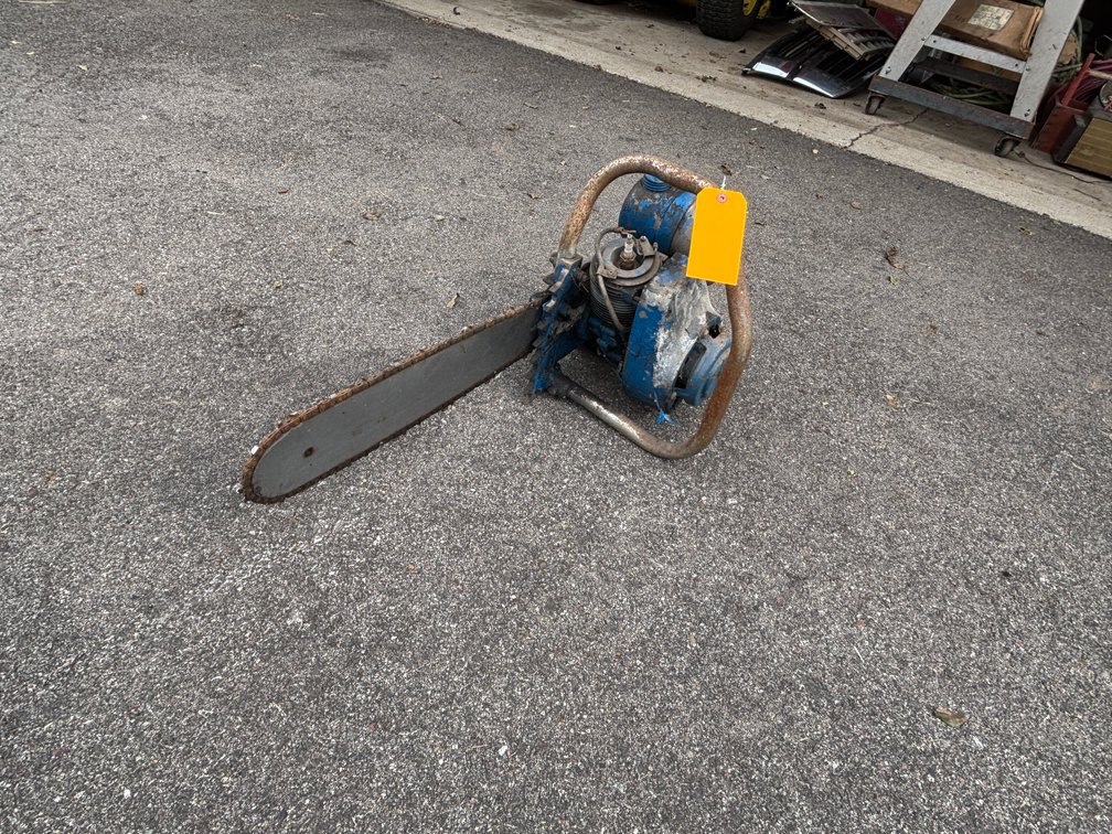 Dayton 20" Chainsaw