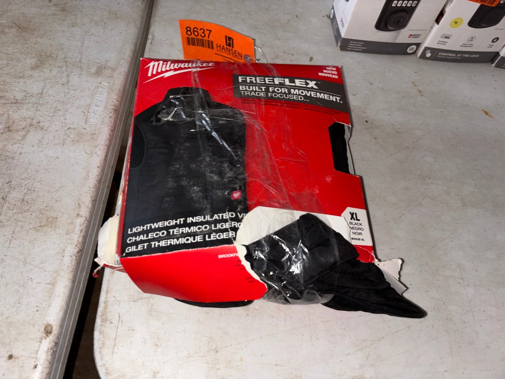 Milwaukee Lightweight Heated Vest (Strum, WI)