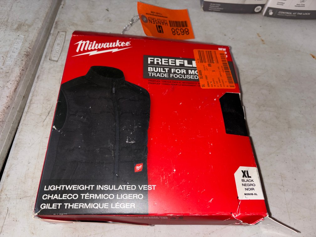 Milwaukee Lightweight Heated Vest (Strum, WI)