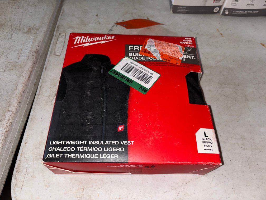 Milwaukee Lightweight Heated Vest (Strum, WI)