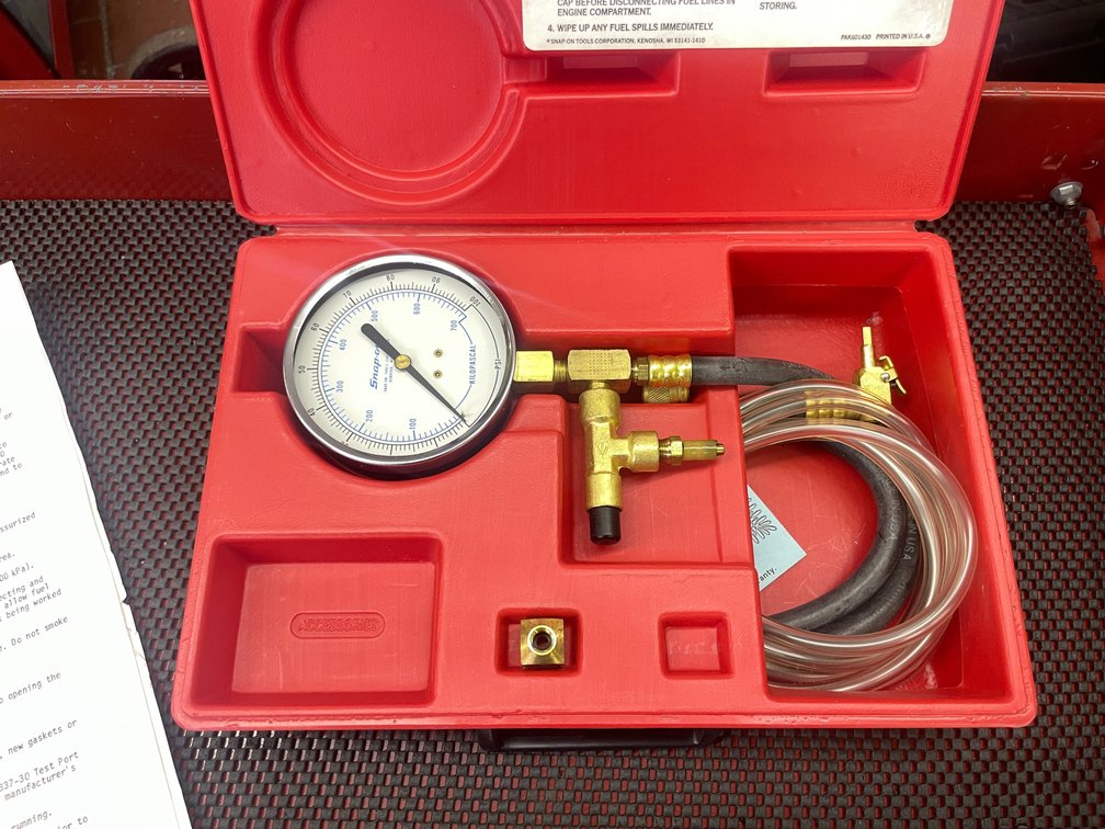Snap-On Fuel Injection Pressure Gauge Set