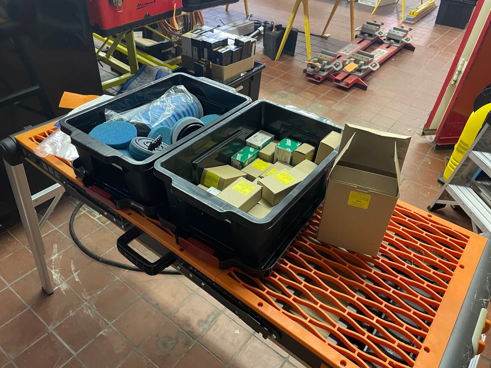 Tote of Rocker MDDG Clips and Evercoat Pads