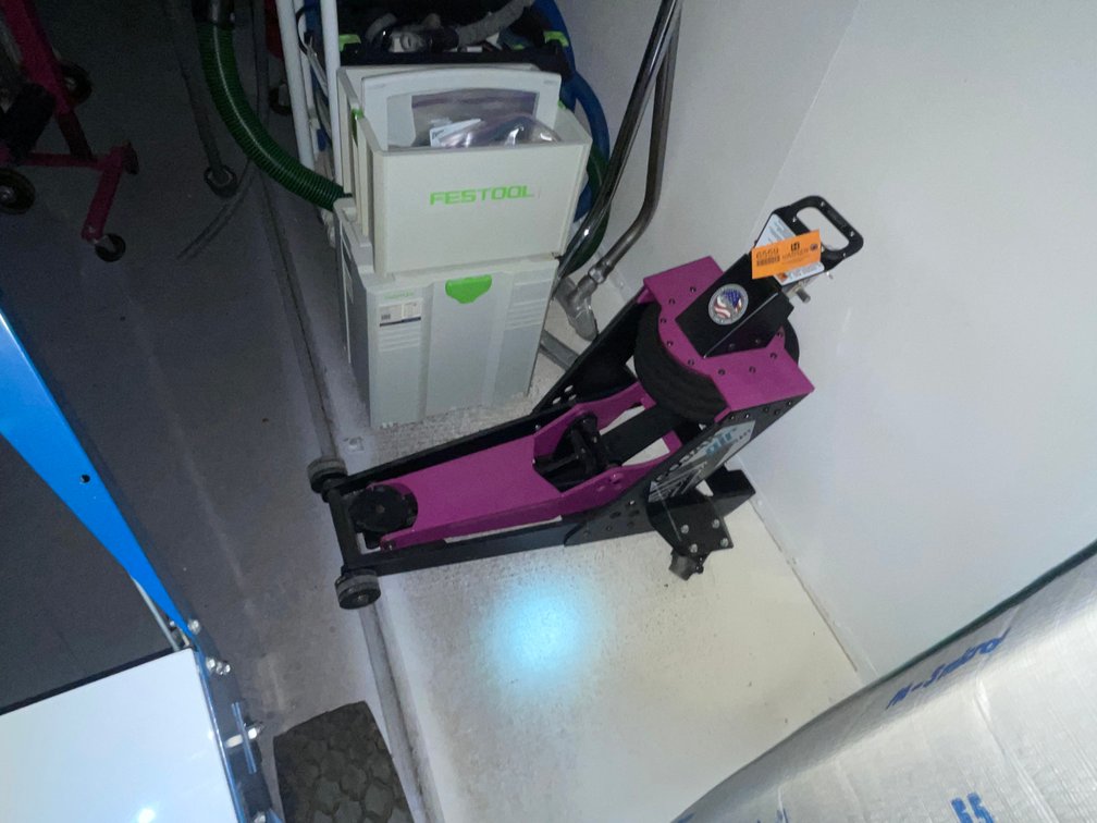 Zendek Pneumatic Floor Jack