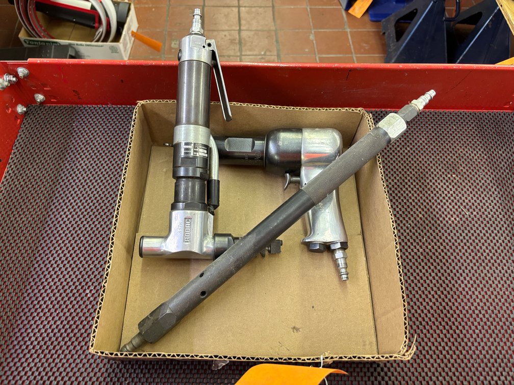 (3) Pneumatic Tools