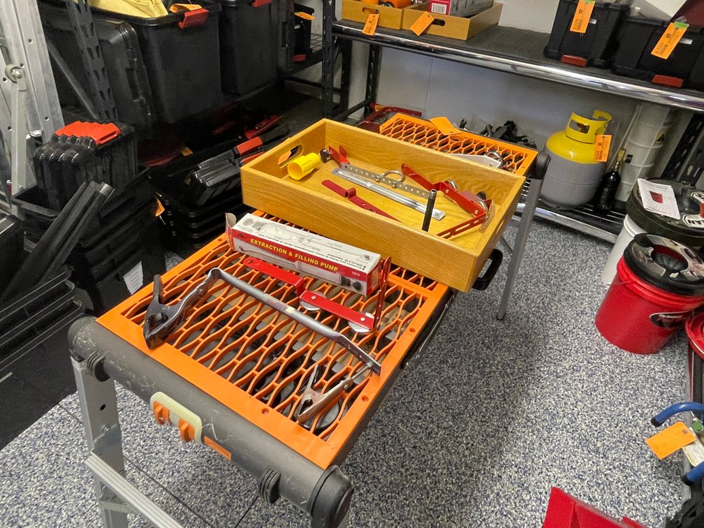 Wood Tray with Extraction and Filling Pumps