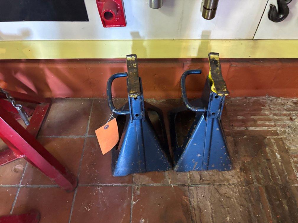 (2) Jack Stands