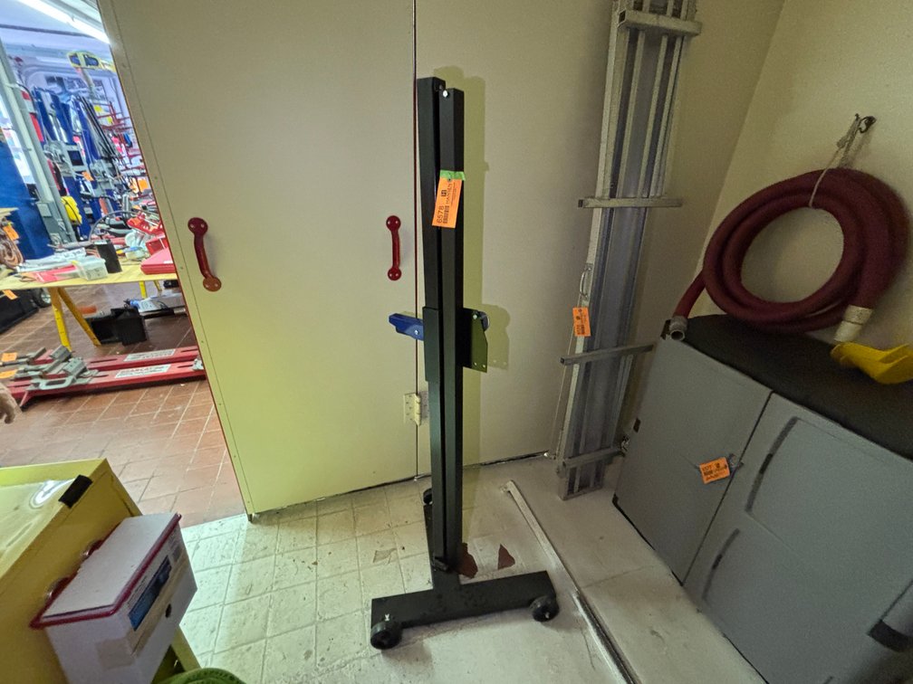 Spring Loaded Lift Stand