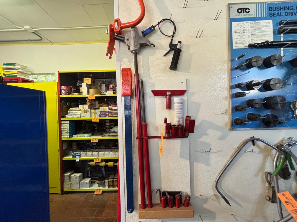 Hydraulic Pulling Post