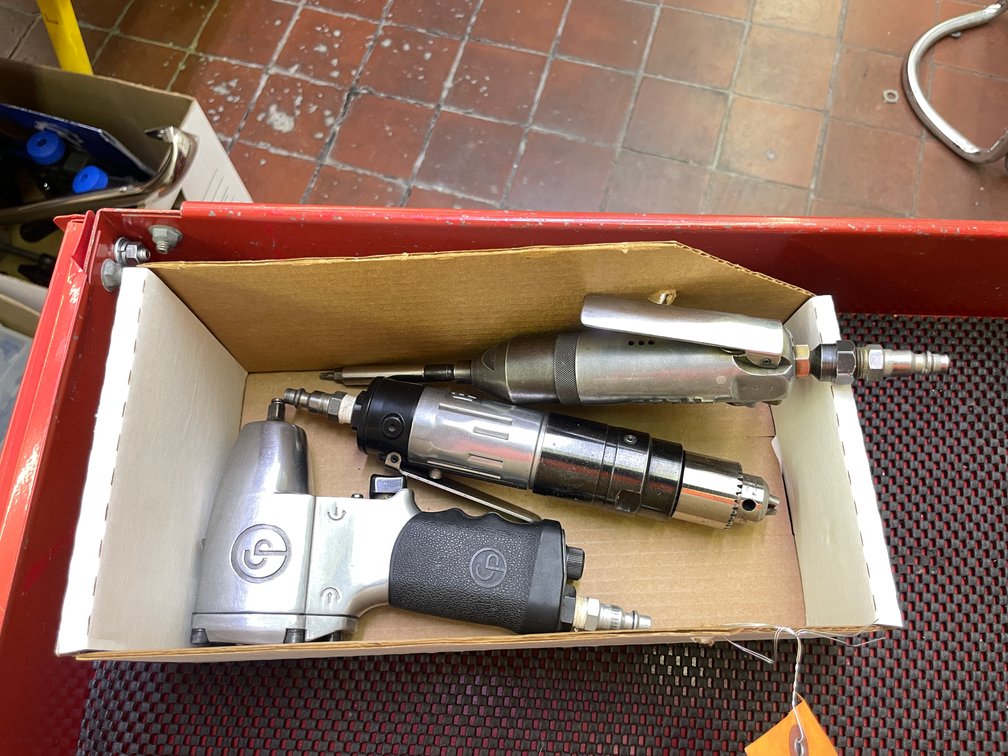 (3) Pneumatic Tools