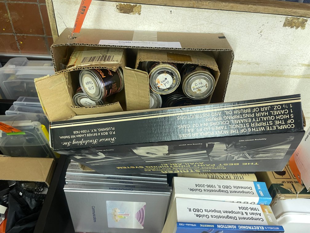 The Striper Pinstriping Kit and Paint