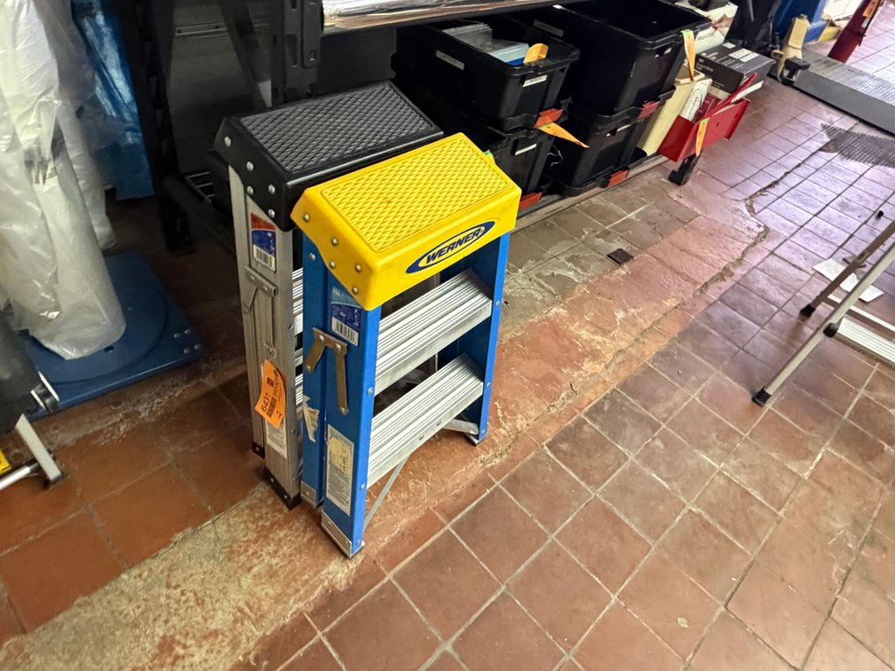 (2) Werner Folding Step Ladders