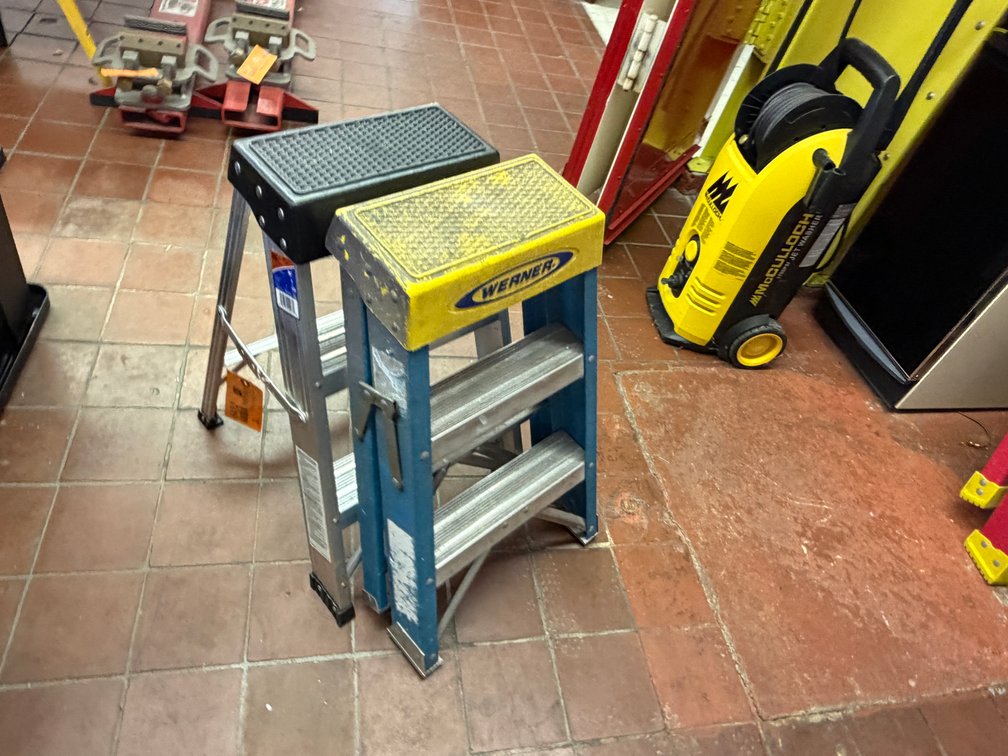 (2) Werner Folding Step Ladders