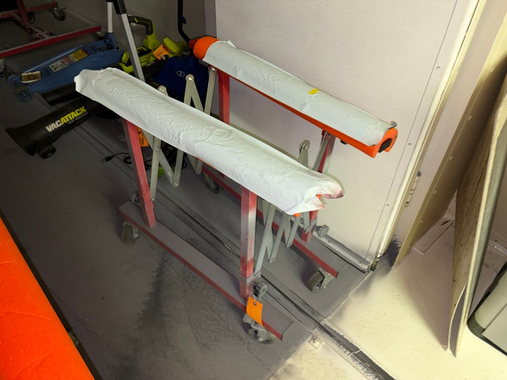 Rolling Scissor Stand