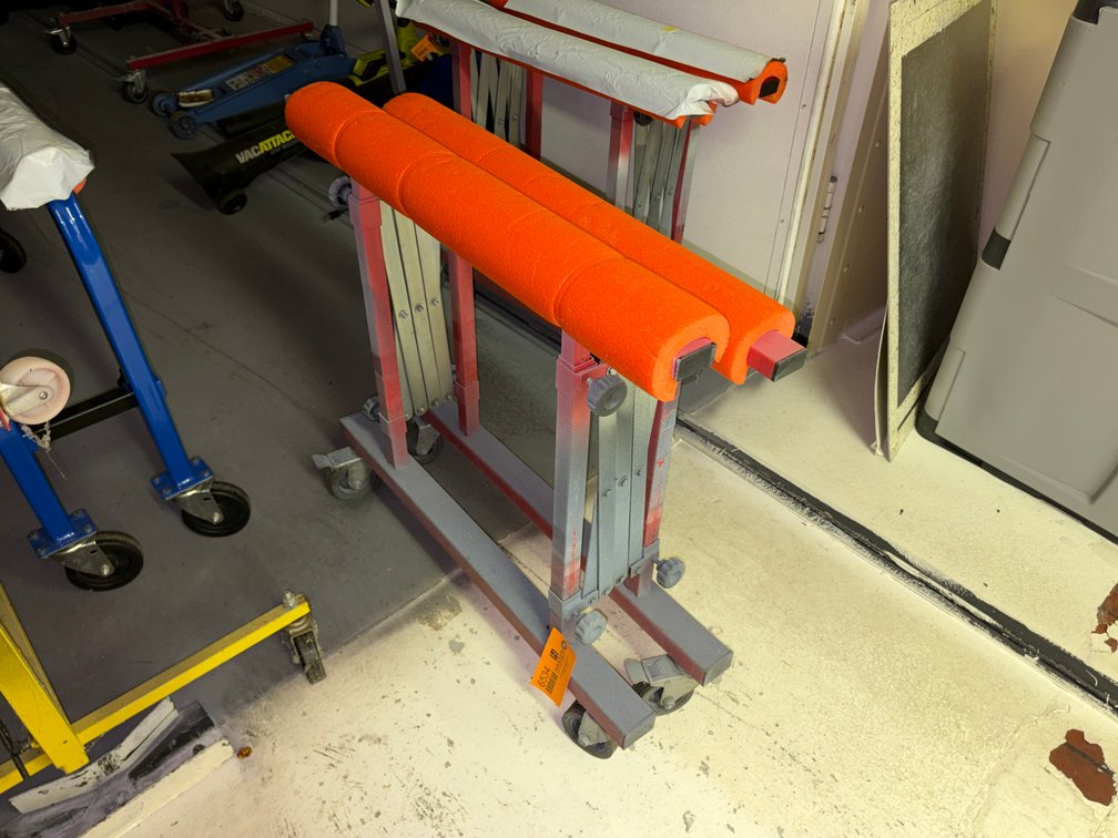 Rolling Scissor Stand